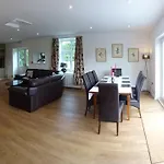 Garden House At The Red House Estate *