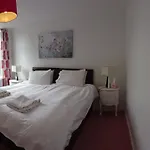Garden House At The Red House Estate 约克