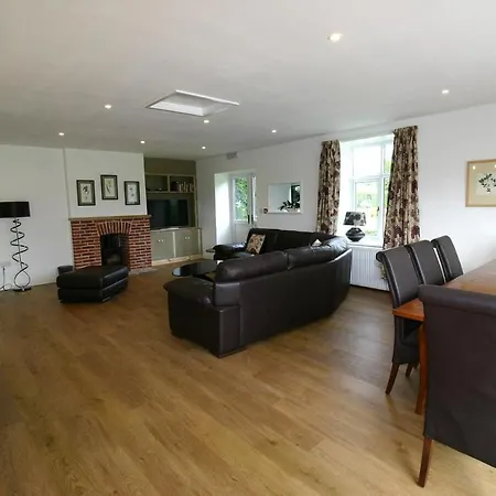 Garden House At The Red House Estate Ferienhaus *