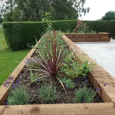 Garden House At The Red House Estate Ferienhaus *