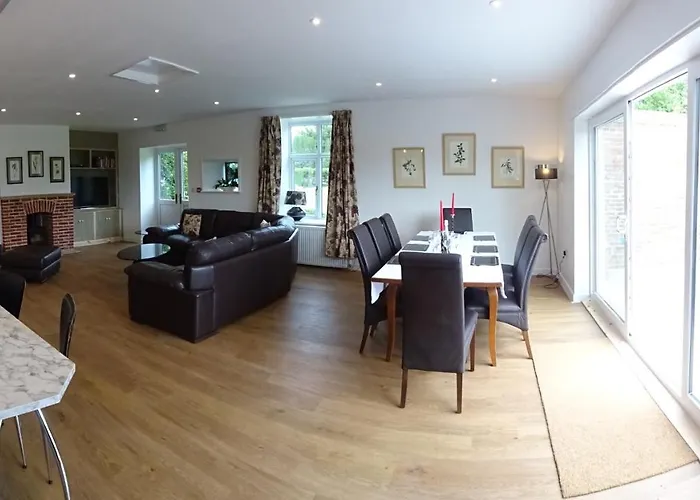 Garden House At The Red House Estate *