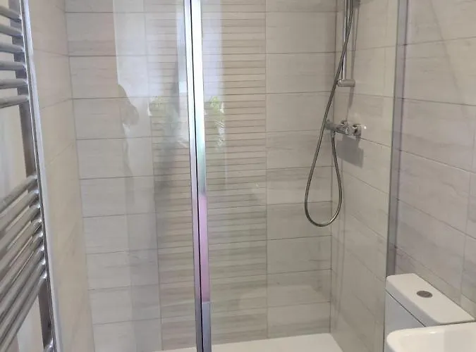 Garden House At The Red House Estate Hébergement de vacances *